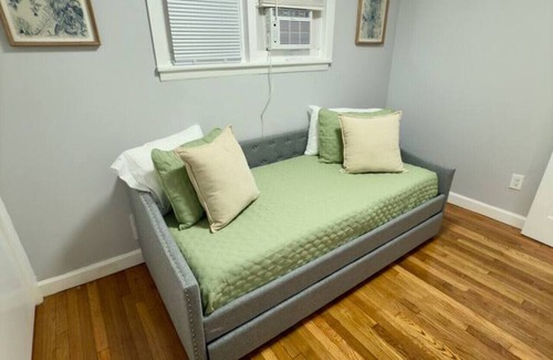 Bayonne Apartamento | 2BR with Washer/Dryer | Near NYC