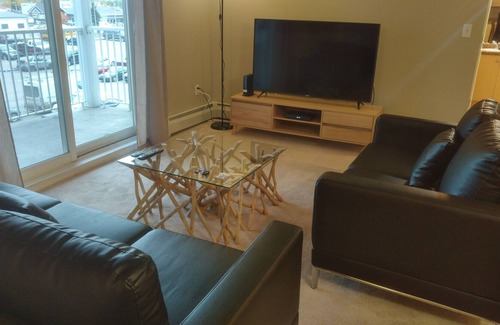 Stony Plain Condominio | 2BR2Bath + Den Condo Near Westview w / UG parking