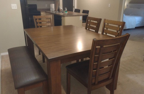 Stony Plain Condominio | 2BR2Bath + Den Condo Near Westview w / UG parking