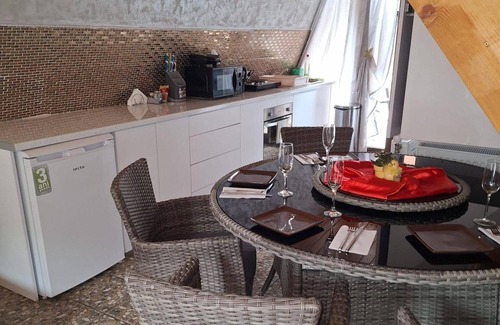 Bran Cabina | 2brcabin-fireplace-hottub-sauna-skiresort