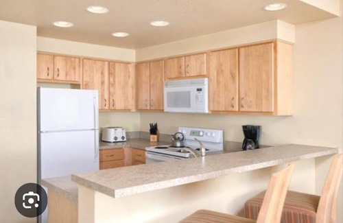 Seaside Complejo | 2BRs resort in adorable Seaside with fitness room, AC, next to Pacific Ocean