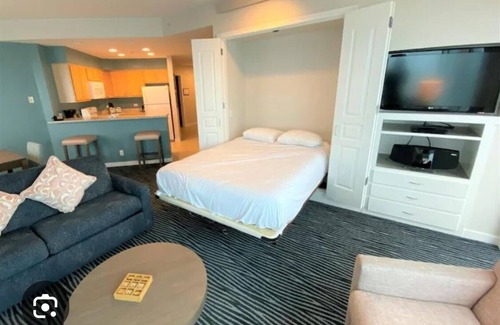 Seaside Complejo | 2BRs resort in adorable Seaside with fitness room, AC, next to Pacific Ocean