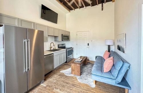 Honey Grove Casa | 2C Vintage View