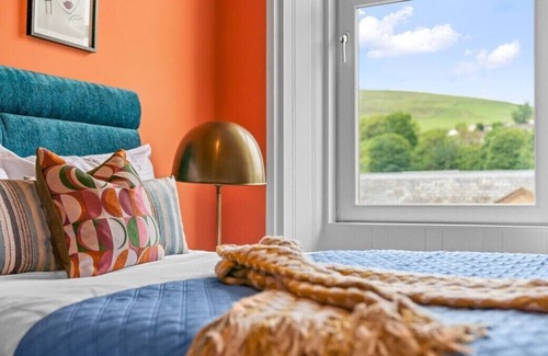Galashiels Apartamento | 2D Channel Street, Galashiels, TD1 1BA · Stylish 4 Bed-Town Centre