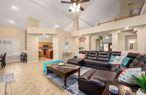 Chandler Casa | 😍2MasterSuites⛱️Business & Family Retreat🌇HeatedPool🌄Arcade😍DwnTwnChandler