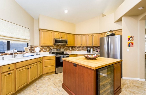 Chandler Casa | 😍2MasterSuites⛱️Business & Family Retreat🌇HeatedPool🌄Arcade😍DwnTwnChandler