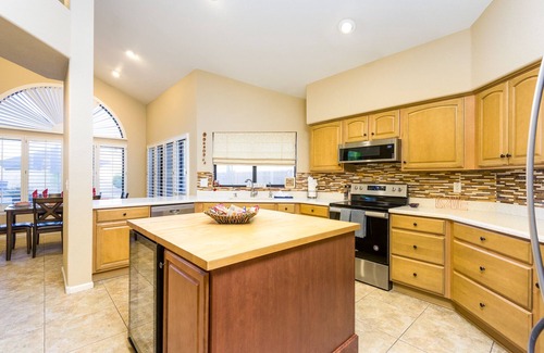 Chandler Casa | 😍2MasterSuites⛱️Business & Family Retreat🌇HeatedPool🌄Arcade😍DwnTwnChandler