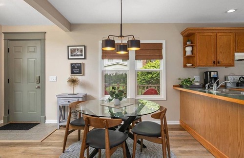 Saugatuck Casa | 2min walk downtown|Pet Friendly|Offstreet Parking