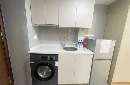 Changning Apartamento | 2mins walk to Metro station(3 lines), 10mins walk to theme park