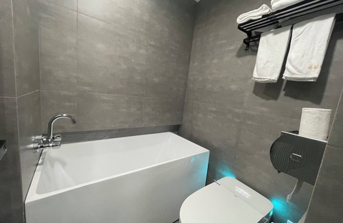 Changning Apartamento | 2mins walk to Metro station(3 lines), 10mins walk to theme park