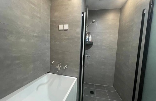 Changning Apartamento | 2mins walk to Metro station(3 lines), 10mins walk to theme park
