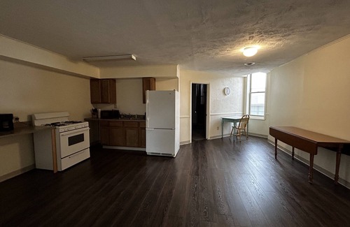 Geneva Apartamento | 2nd Floor 2 Bedroom Extra Large Apartment Historic Downtown Geneva