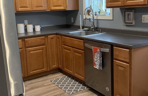 Town Hill Casa | 2nd Floor Apartment *MONTHLY RENTAL with no cleaning fees*