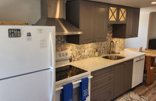 Beach Haven Gardens Casa | 2nd Floor Beach retreat, 2 blocks from beach on bay block, dog friendly