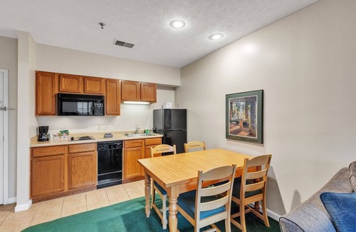 Nashville Condominio | 2nd Floor Front Side Suite - 203 by Grand Wood Suites