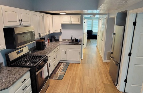 Geneva-on-the-Lake Condominio | 2nd Floor Lakeview 2-Bedroom Condo in Geneva U4