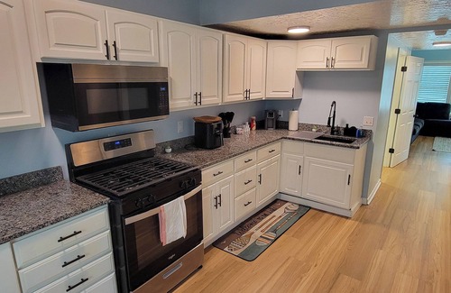 Geneva-on-the-Lake Condominio | 2nd Floor Lakeview 2-Bedroom Condo in Geneva U4