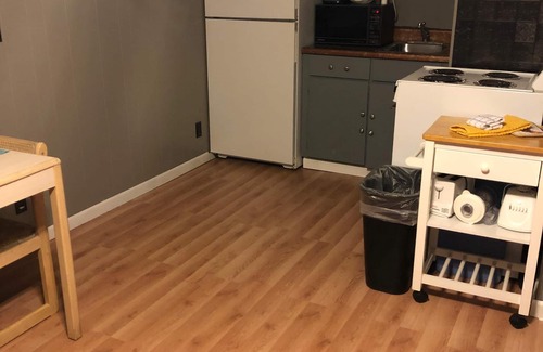 Indian Point Apartamento | 2do piso estudio junto a la piscina w / cocina pequeña