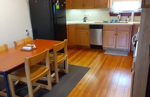 Ansonia Apartamento | SOLEADO APARTAMENTO DE 1 DORMITORIO CERCA DE NEW HAVEN, YALE, SIKORSKY Y AREA HOSPITALS