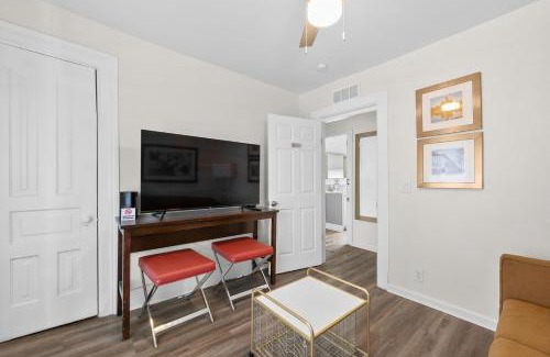 Mexicantown - Southwest Detroit Casa | 2nd-Floor Retreat in Vibrant Detroit 2 Bedroom