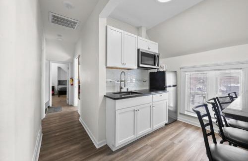 Mexicantown - Southwest Detroit Casa | 2nd-Floor Retreat in Vibrant Detroit 2 Bedroom