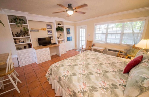 Bradenton Beach Hotel | 2nd Floor Studio. Stairs only. Pet Friendly.