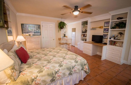Bradenton Beach Hotel | 2nd Floor Studio. Stairs only. Pet Friendly.