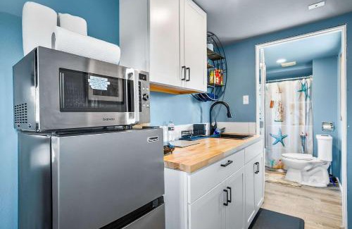 Birch Bay Apartamento | 2nd Floor Studio #4 with Ocean View and Covered Deck