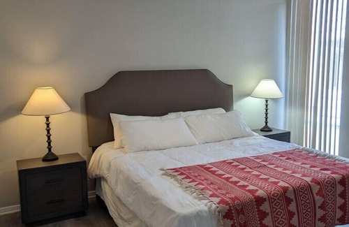 Nassau Bay Apartamento | 2nd Level with Large Balcony & King bed next to NASA