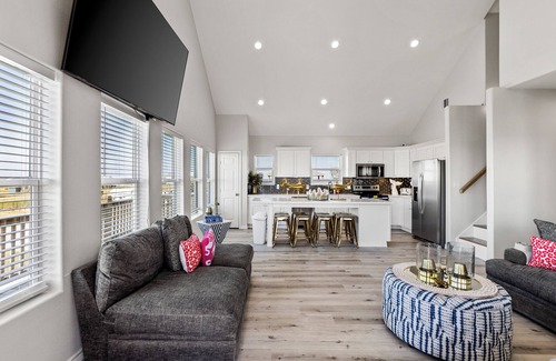 Gilchrist Casa | 2nd Row at Crystal Beach