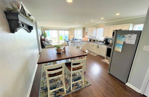 Emerald Isle Casa | 2nd-row crystal-coast-cabana bliss w/splendid ocean views—NO FEE for Fido