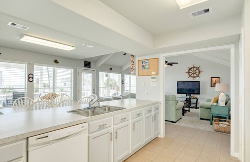 Indian Beach Casa | 2nd Row Gulf View Home w/ 2 Decks, Board Games, 3 Kings+Bunk all w/Deck Access