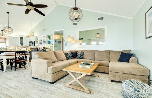 Spanish Grant Casa | 2nd Row Gulf Views, Elevated Sunning Deck, Updated Interior, Easy Beach Access