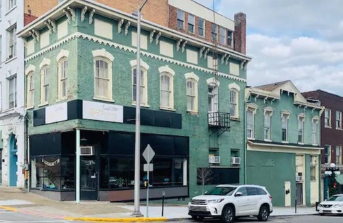 Winchester Apartamento | 2nd Story Historic Downtown 2BR with Modern Amenities