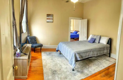 Winchester Apartamento | 2nd Story Historic Downtown 2BR with Modern Amenities