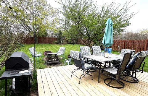 Green Bay Casa | 2nd Story of Duplex 10 min. from Lambeau Field