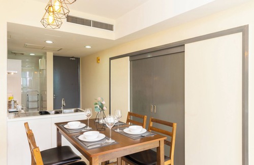 Sri Hartamas Apartamento | 2Pax | Modern High-Rise Retreat | Connected to Publika Mall