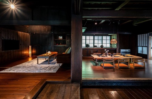 Fujikawaguchiko Casa | 2story Traditional Japanese House / Minamitsuru-gun Yamanashi
