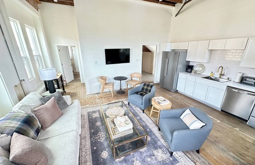 Honey Grove Casa | 2W Sunset View