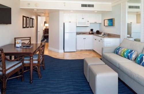 St. Pete Beach Hotel | 2x Gulf Front View Villa w/ Balcony 2 Double Beds at Island Grand at TradeWinds