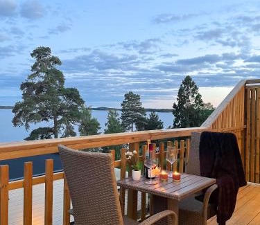 Upplands-Bro Municipality Apartamento | 2x Lake House's-Hot Tub-Stunning View-Private Pier