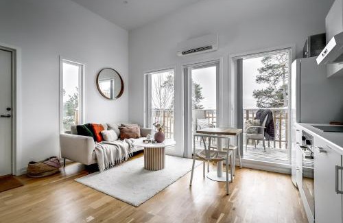 Upplands-Bro Municipality Apartamento | 2x Lake House's-Hot Tub-Stunning View-Private Pier