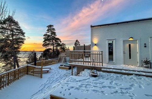 Upplands-Bro Municipality Apartamento | 2x Lake House's-Hot Tub-Stunning View-Private Pier