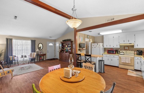 Dothan Casa | 3/1.5 Home Away from Home in Dothan