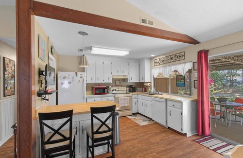 Dothan Casa | 3/1.5 Home Away from Home in Dothan