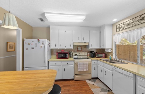 Dothan Casa | 3/1.5 Home Away from Home in Dothan