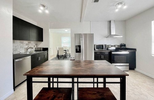 Virginia Park Casa | 3/2 Centrally located in Tampa!