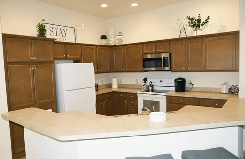 Village of Collier Villa | 3/2 Courtyard Villa w/Golf Cart and Fenced yard. Walk to Brownwood!