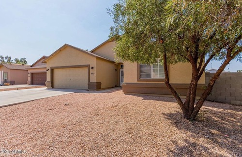 Eleven Mile Corner Casa | 3/2 Home in Peaceful Neighborhood close to Golf, Nature, Skydiving Pet-Friendly