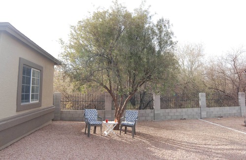 Eleven Mile Corner Casa | 3/2 Home in Peaceful Neighborhood close to Golf, Nature, Skydiving Pet-Friendly